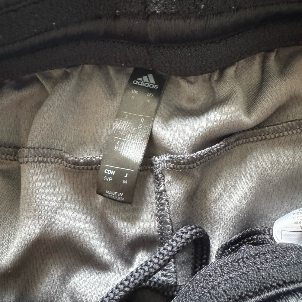 Adidas Men’s Small Gray Knit Shorts Athletic